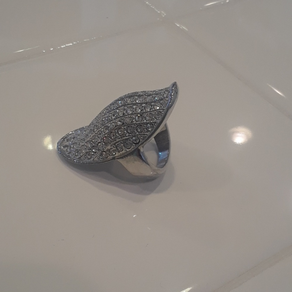 rhinestone ring - Picture 2 of 3